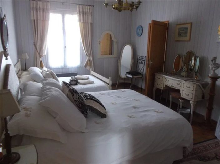 Image No.11-Maison de 7 chambres à vendre à Faye-l'Abbesse