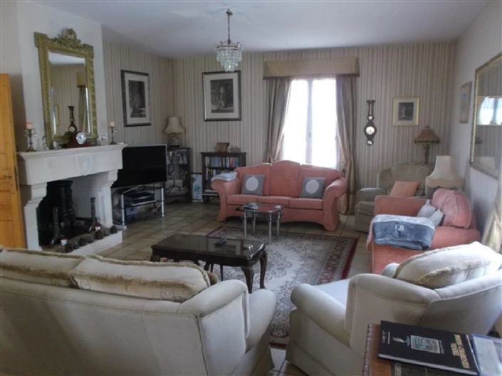 Image No.3-Maison de 7 chambres à vendre à Faye-l'Abbesse