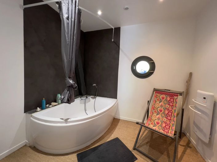 Image No.11-3 Bed Farmhouse for sale