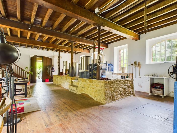 Image No.2-8 Bed House for sale