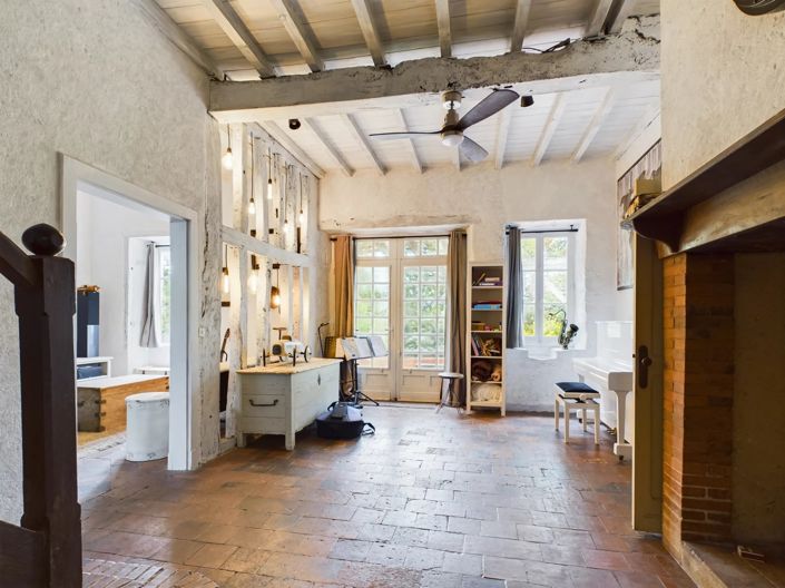 Image No.7-8 Bed House for sale