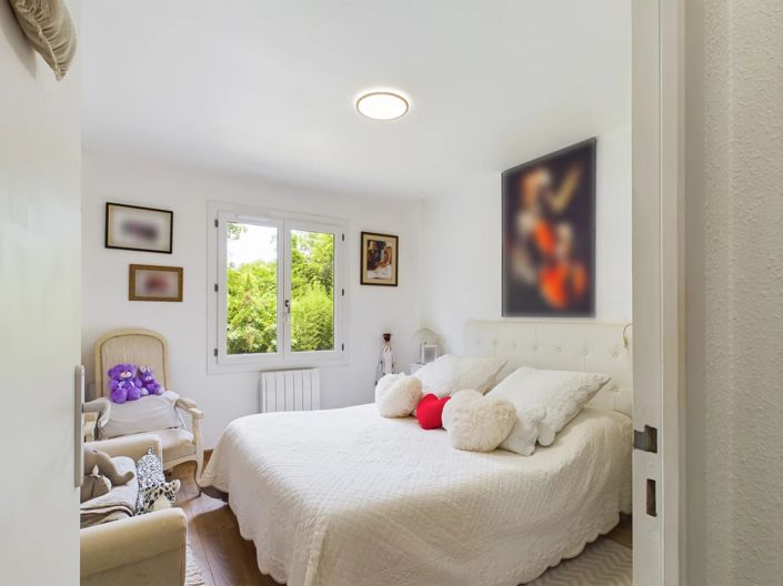 Image No.14-8 Bed House for sale