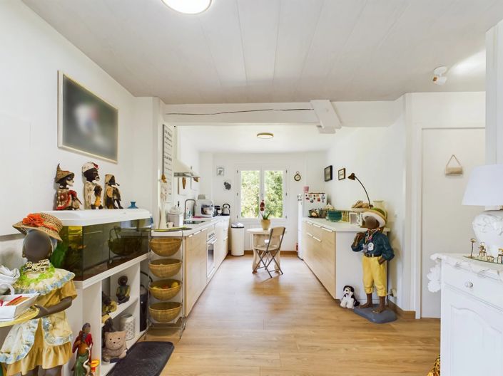 Image No.12-8 Bed House for sale