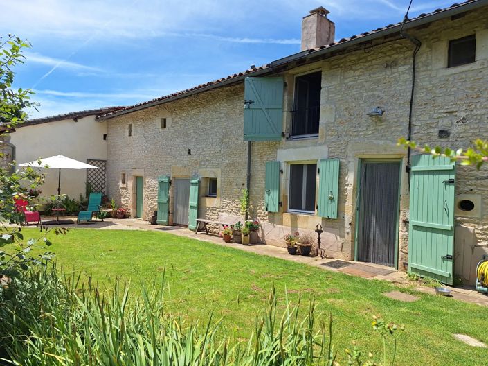 Image No.1-4 Bed House for sale