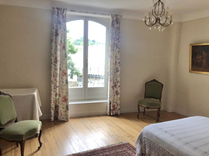 Image No.3-5 Bed House for sale