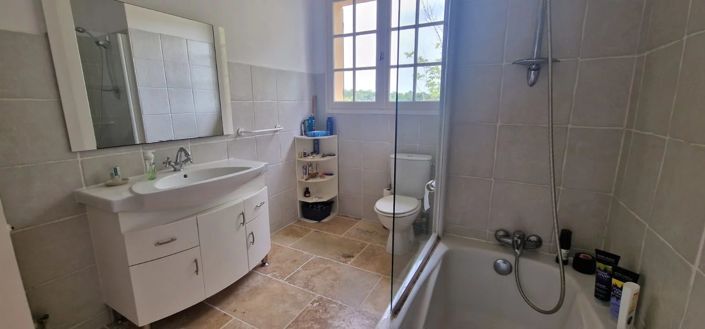 Image No.8-3 Bed House for sale