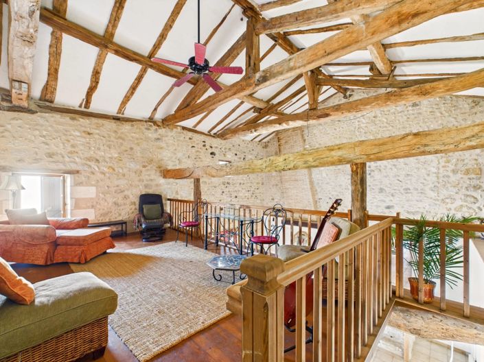 Image No.6-7 Bed Village House for sale