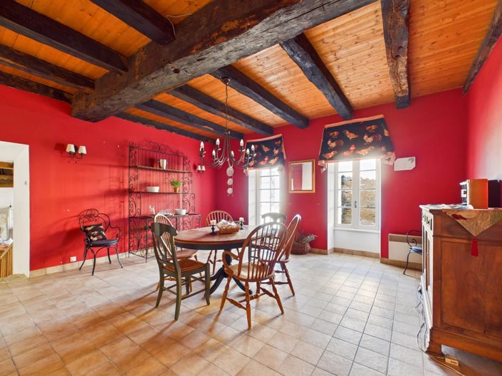 Image No.7-7 Bed Village House for sale