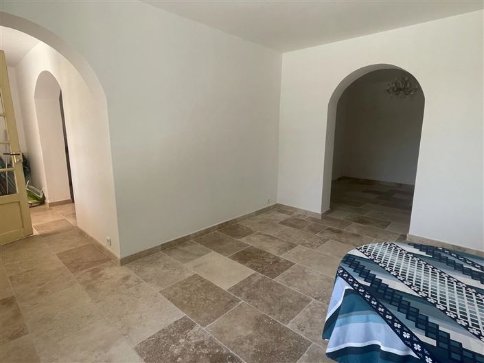 Image No.15-3 Bed House for sale