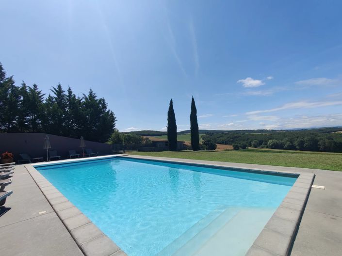 Image No.2-18 Bed House for sale