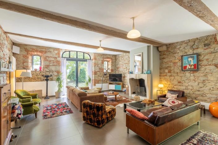 Image No.5-18 Bed House for sale