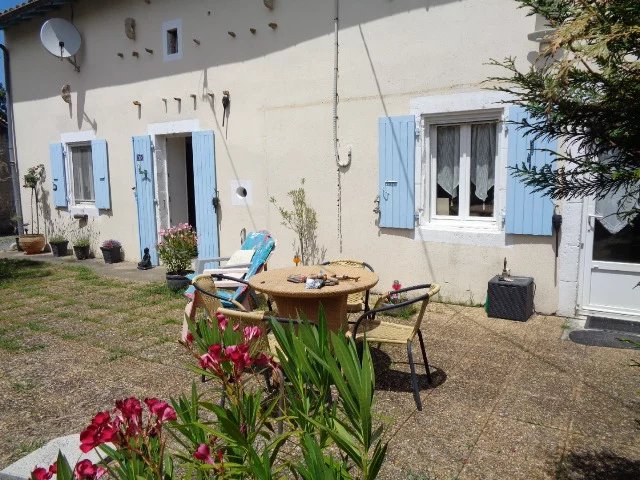 Image No.1-Maison de 3 chambres à vendre à Chef-Boutonne