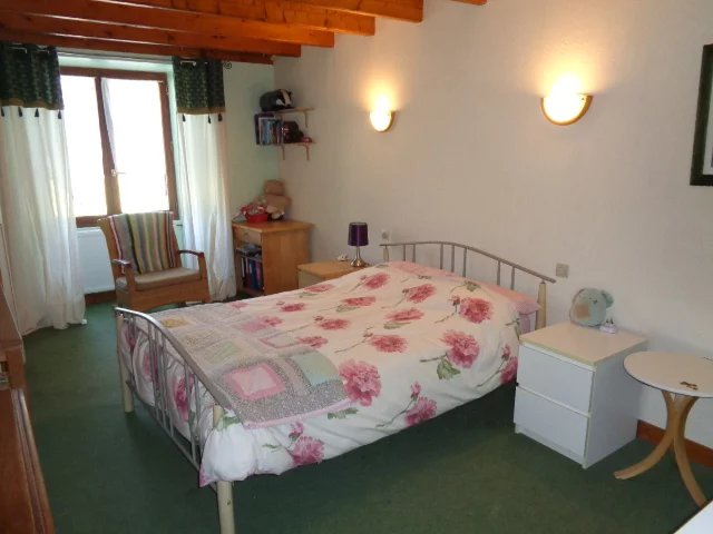 Image No.11-3 Bed House for sale