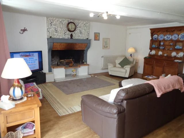 Image No.3-3 Bed House for sale