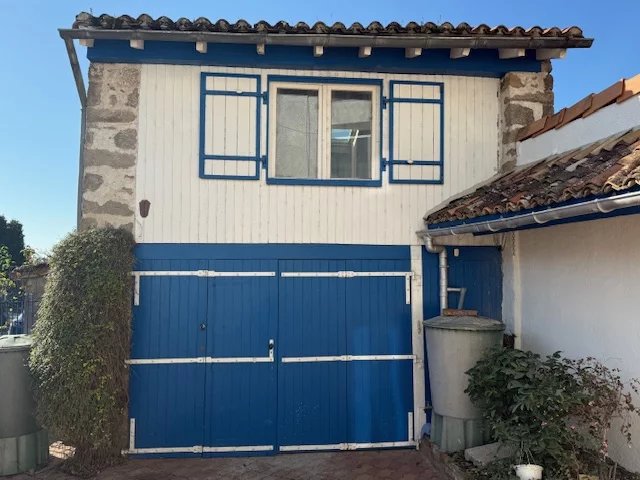 Image No.11-Maison de village de 3 chambres à vendre à Gourgé