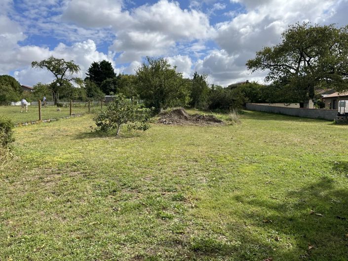 Image No.15-Maison de village de 3 chambres à vendre à Gourgé