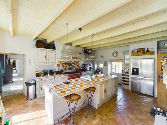 Image No.8-6 Bed House for sale