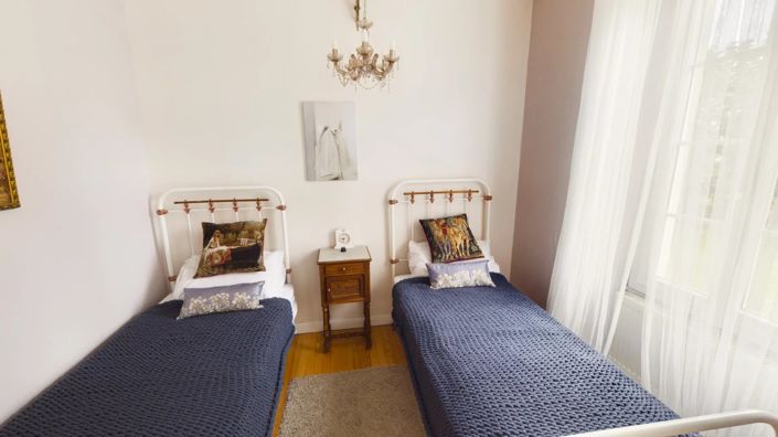 Image No.11-6 Bed House for sale