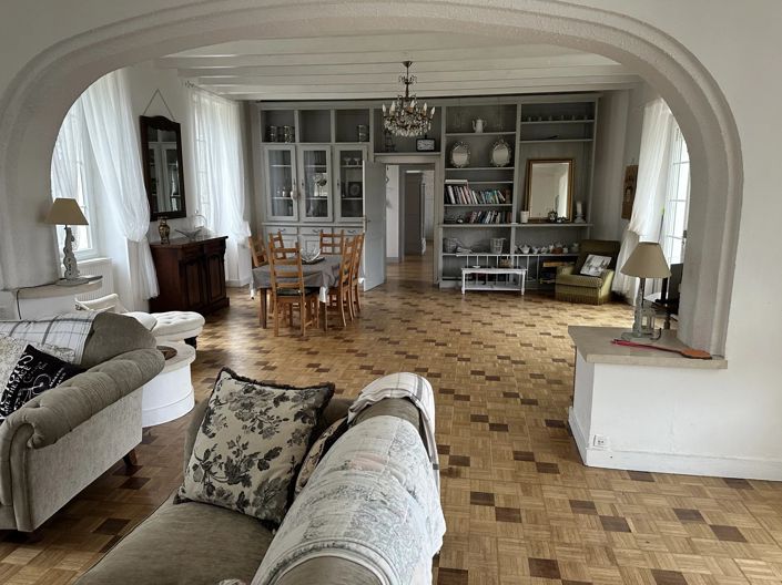 Image No.7-6 Bed House for sale