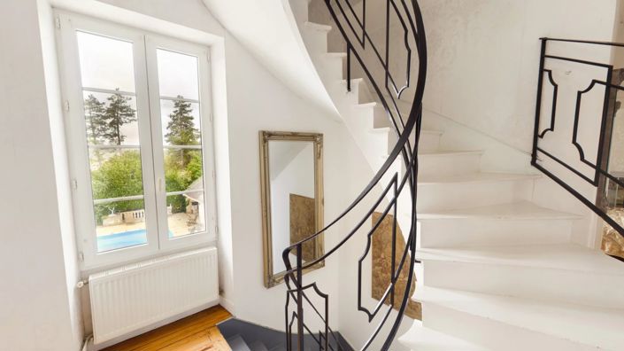 Image No.9-6 Bed House for sale