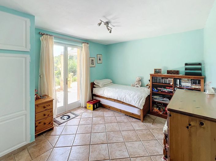 Image No.15-3 Bed House for sale