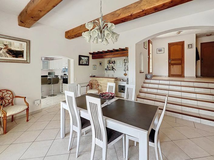 Image No.8-3 Bed House for sale