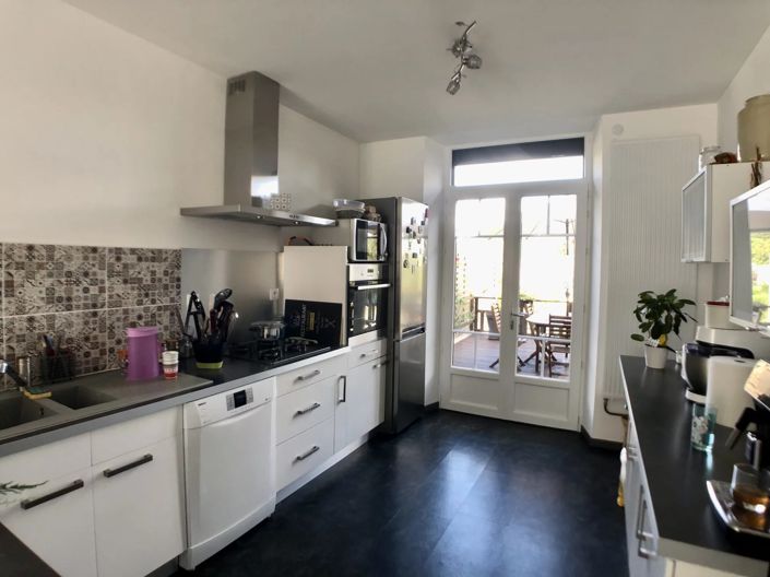 Image No.5-6 Bed Village House for sale