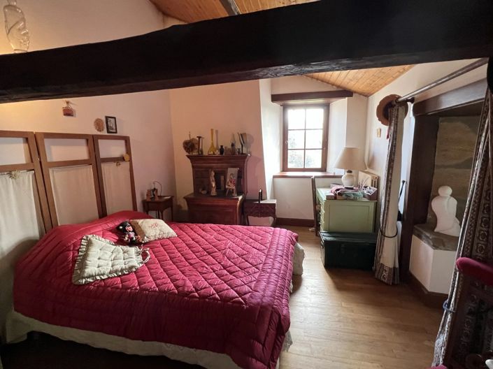 Image No.7-5 Bed Farmhouse for sale