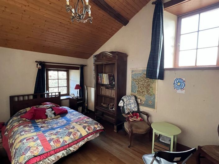 Image No.8-5 Bed Farmhouse for sale