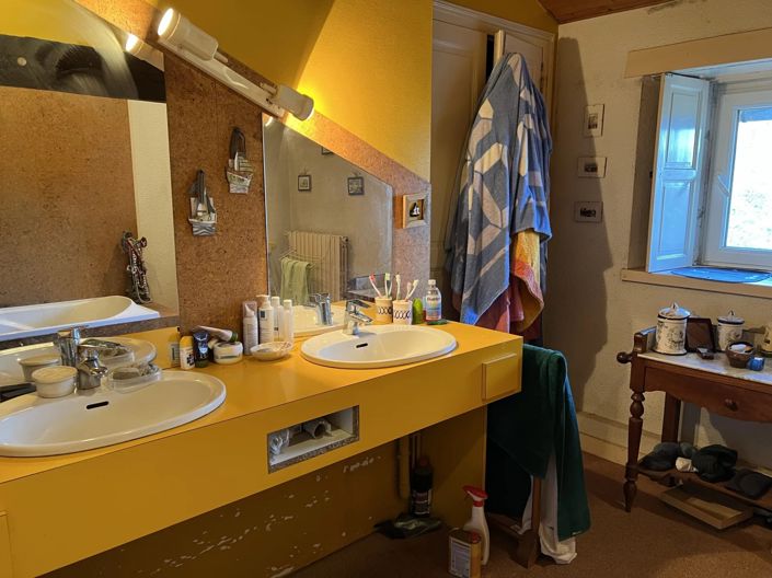 Image No.9-5 Bed Farmhouse for sale