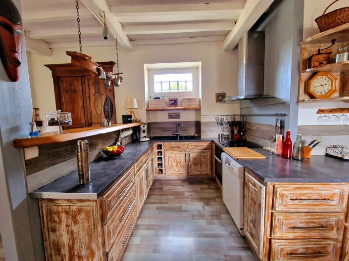 Image No.2-4 Bed House for sale