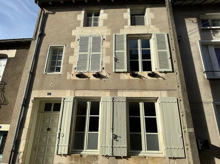 Image No.1-Maison de village de 5 chambres à vendre à Civray