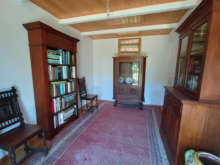 Image No.10-4 Bed House for sale