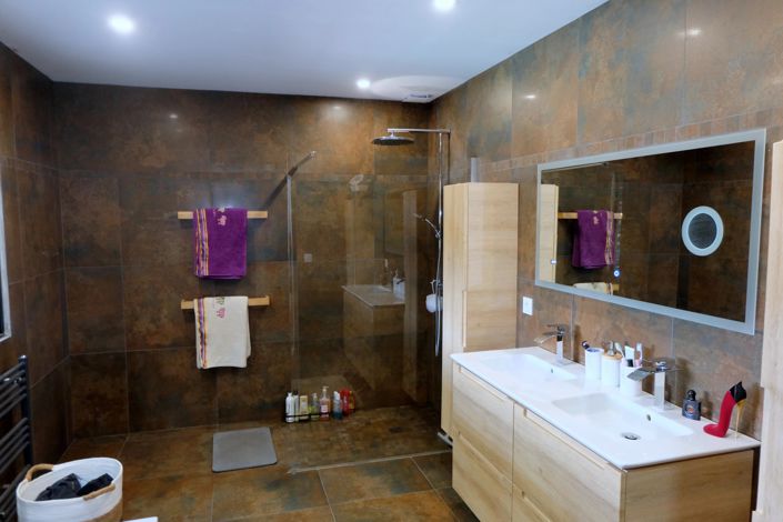 Image No.7-5 Bed Farmhouse for sale