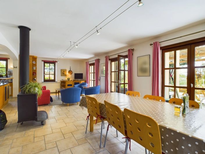 Image No.9-7 Bed House for sale