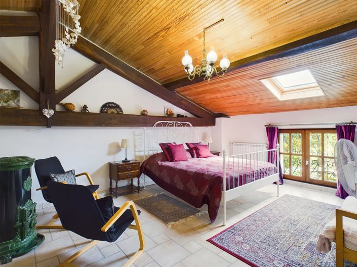 Image No.14-7 Bed House for sale