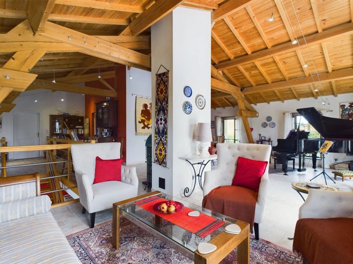 Image No.6-7 Bed House for sale