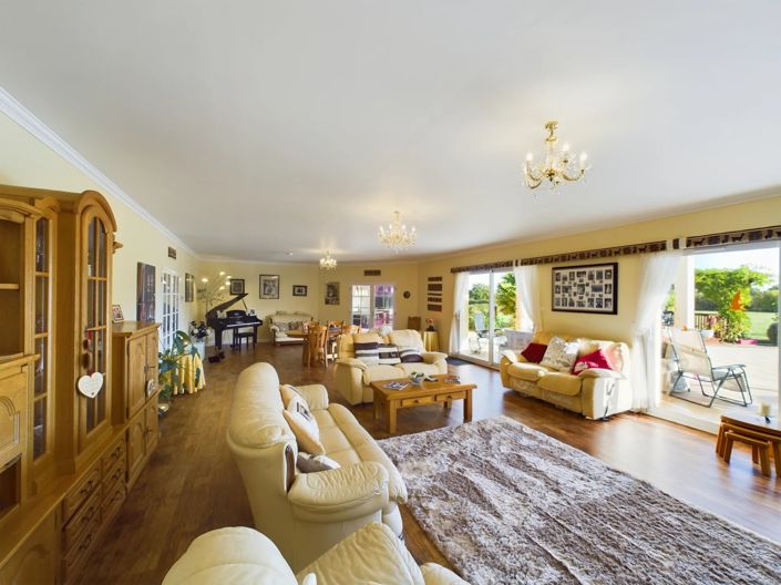 Image No.5-4 Bed House for sale