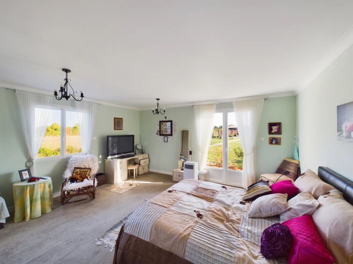 Image No.6-4 Bed House for sale