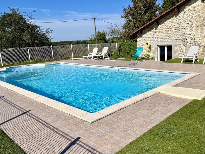 Image No.2-8 Bed Farmhouse for sale