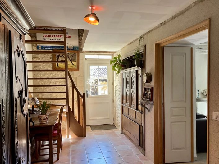 Image No.5-8 Bed Farmhouse for sale