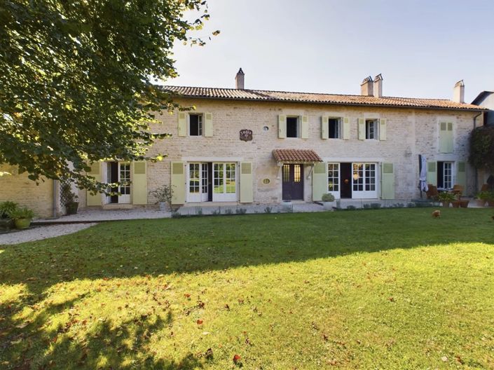 Image No.1-Maison de village de 5 chambres à vendre à Périgné