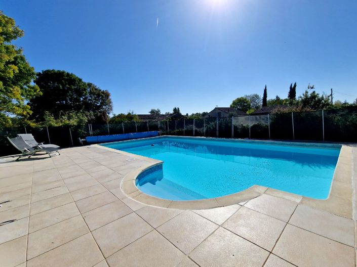 Image No.2-6 Bed House for sale