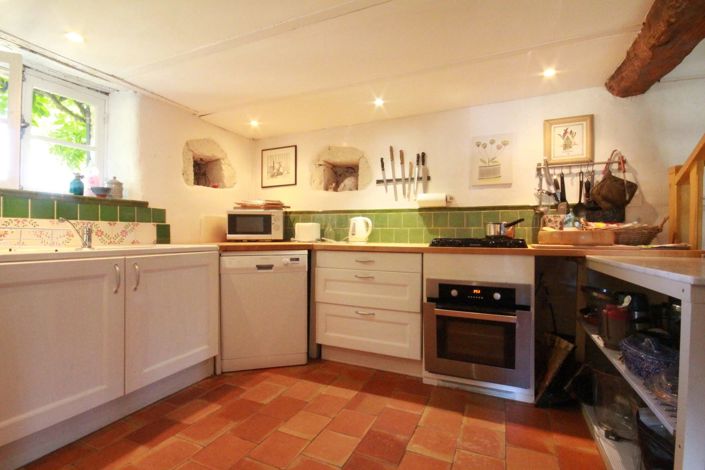 Image No.9-6 Bed House for sale