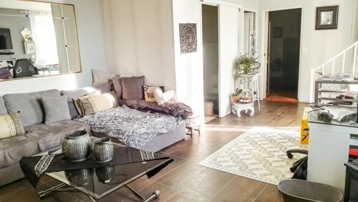 Image No.5-16 Bed House for sale