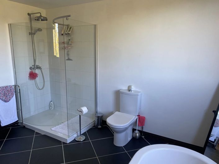 Image No.10-5 Bed House for sale