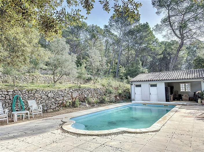 Image No.10-3 Bed Property for sale