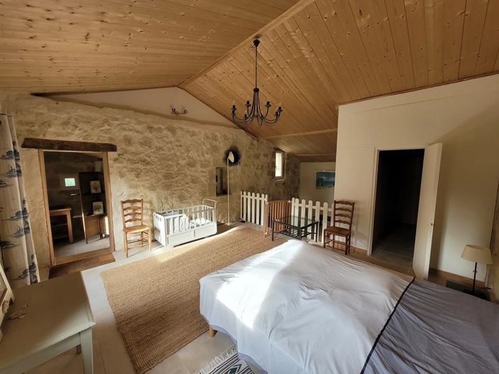 Image No.8-6 Bed House for sale