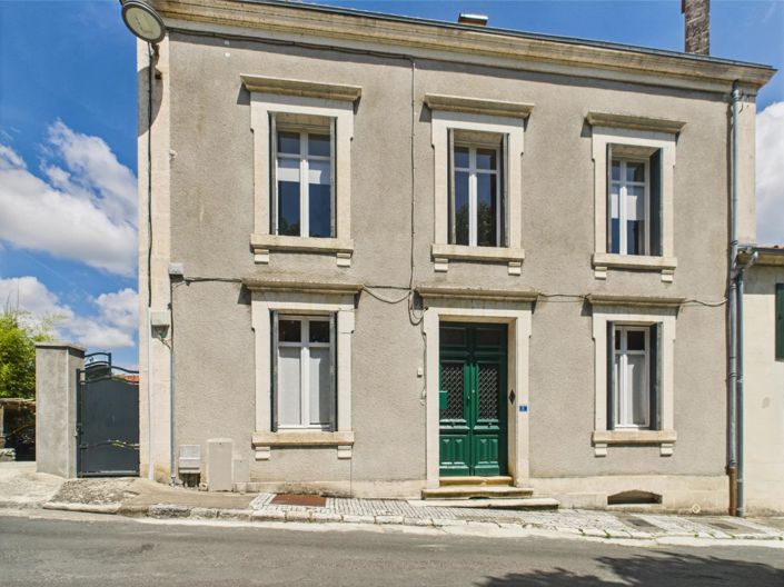 Image No.1-4 Bed House for sale