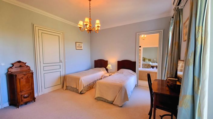 Image No.10-7 Bed House for sale